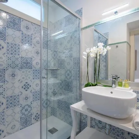 Del Presidente Villa *