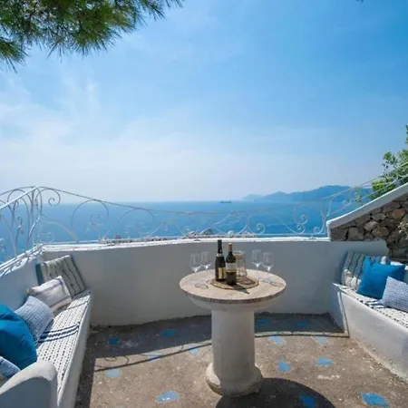 Del Presidente Villa Praiano